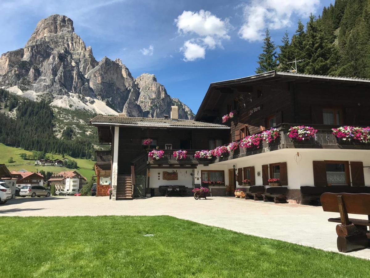 Garni La Vara Corvara In Badia Exterior foto