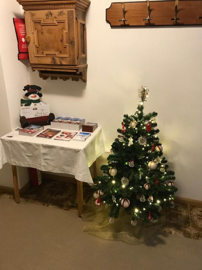 Garni La Vara Corvara In Badia Exterior foto